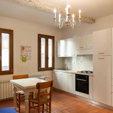 Graceful Apartment In The Heart Of Firenze Eksteriør billede