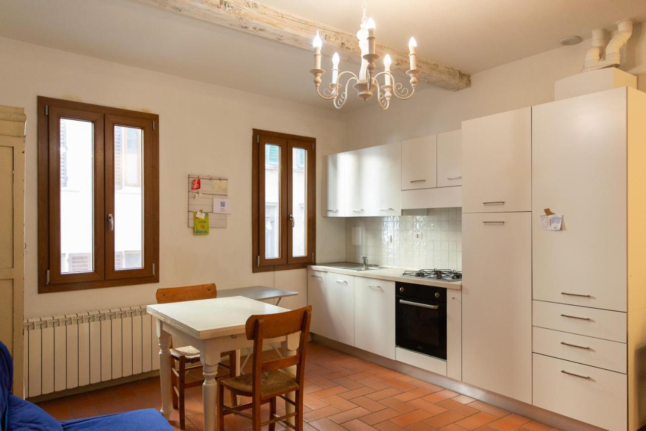 Graceful Apartment In The Heart Of Firenze Eksteriør billede